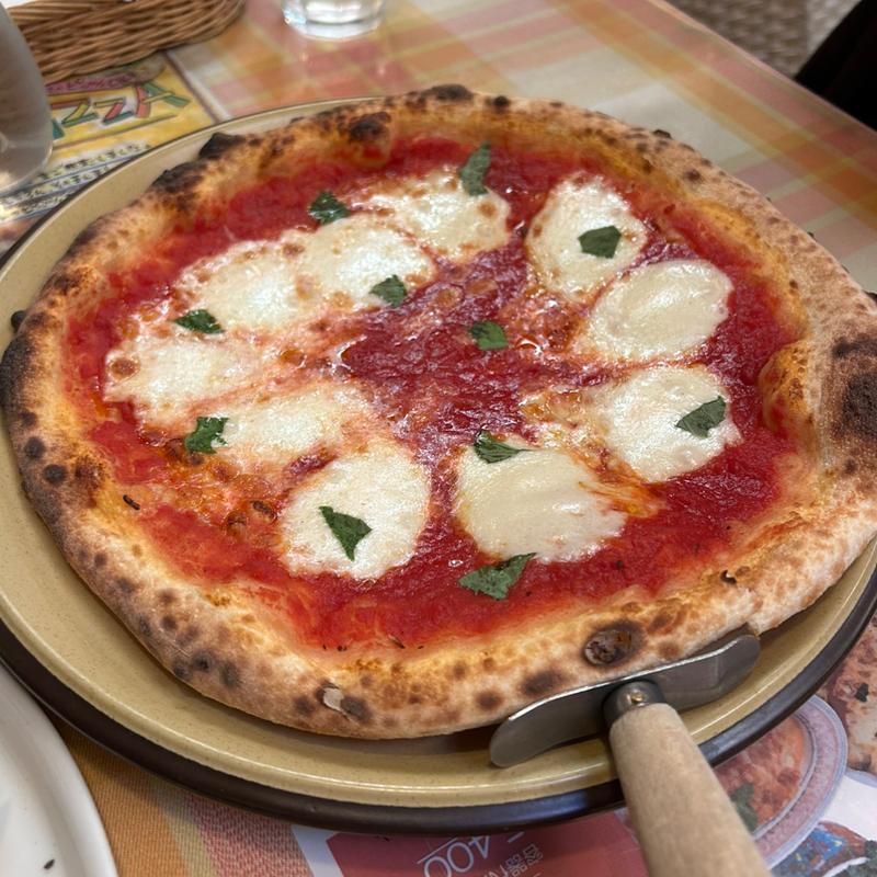 ご存知！マデーニ家王妃のピッツァ マルゲリータ(イタリアン厨房 マデーニ )