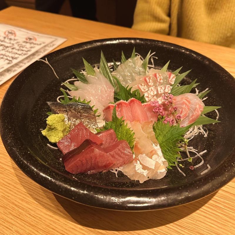 お刺身盛り合わせ(ぎんぎょ伍式)