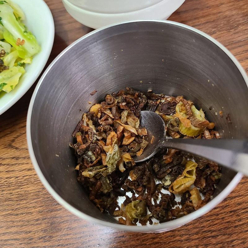 揚げ葱(支那ソバ かづ屋)