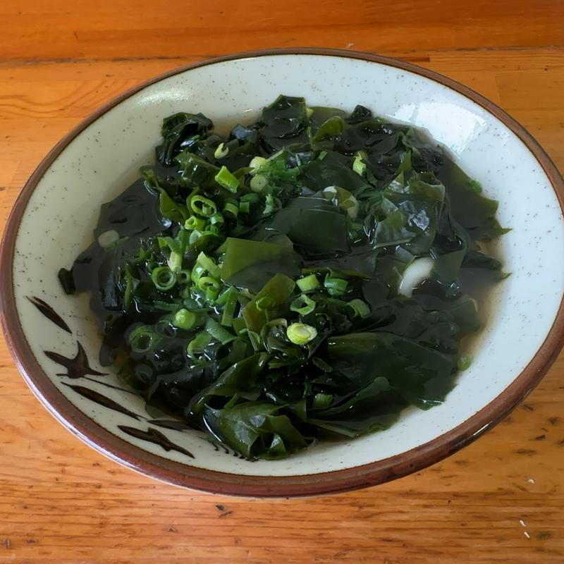わかめうどん　小(味庄 （あじしょう）)