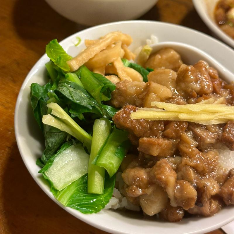 ルーロー飯（ハーフサイズ）(南山)