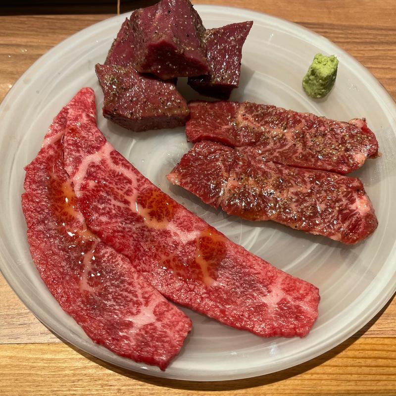 名店カルビ・和牛ハラミ・ハツ(Yakiniku 名もなき名店へ 一切入魂一枚売り焼肉)