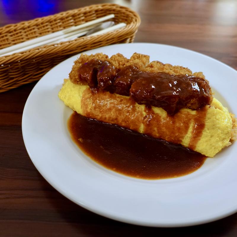 オムライスとポークカツ(喫茶ｸﾞﾘﾙFUJIO COFFEE 大阪駅前第３ビル)