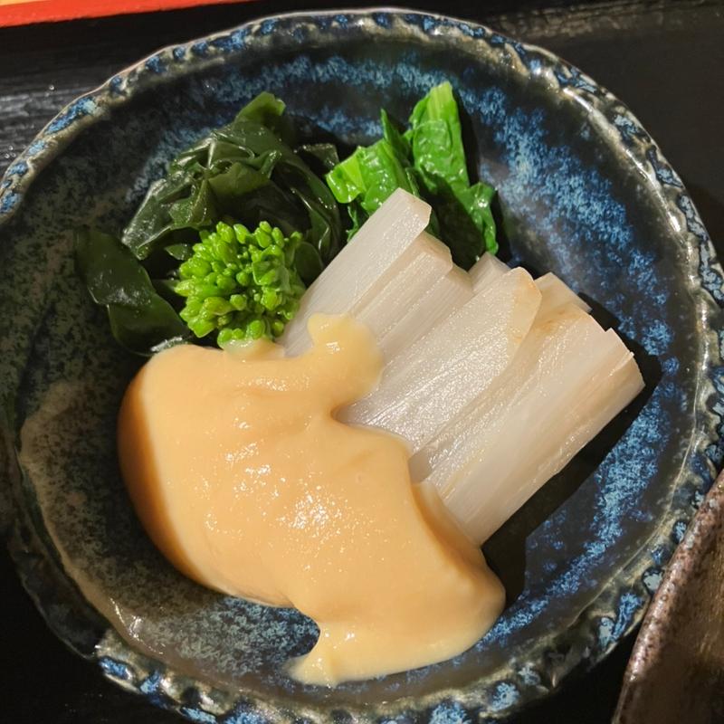 山うど酢味噌和え(蕎麦切り くろ)