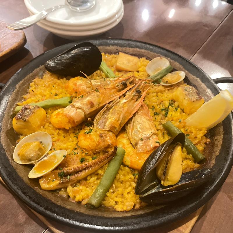 魚介たっぷりのパエージャ(ボデガス ガパ)