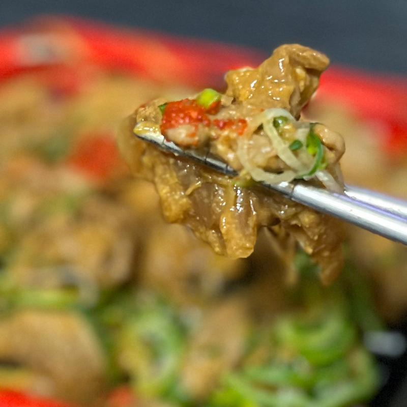 ネギたっぷり道産もつ辛口味噌炒め(ダイイチ すすきの店)