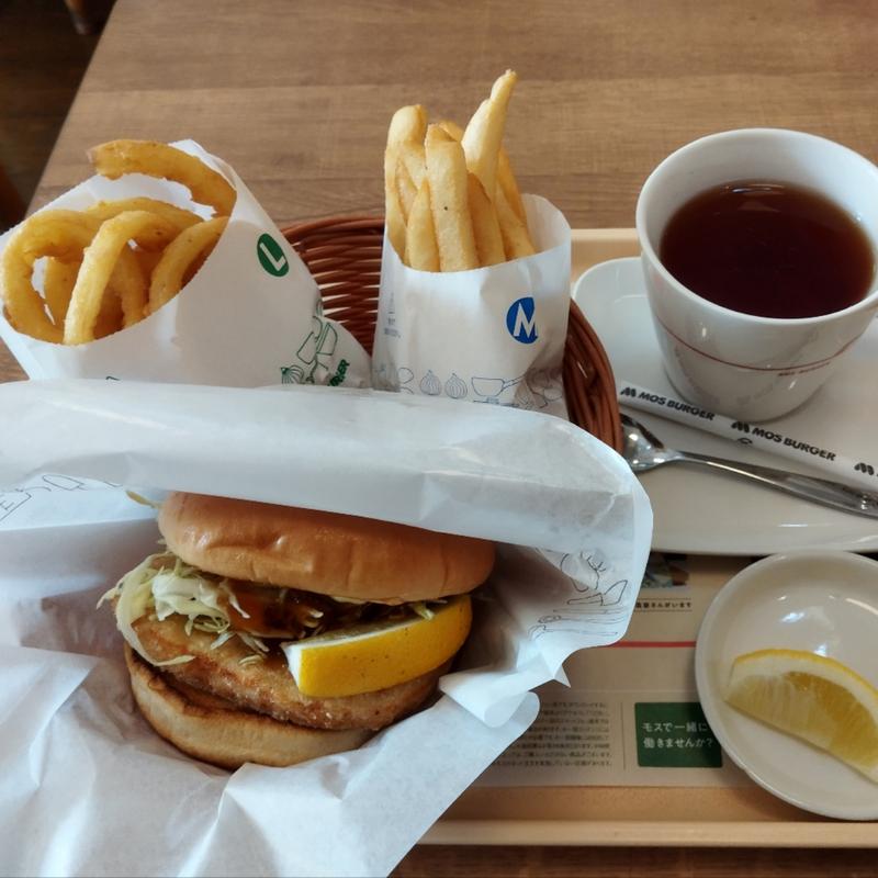 昼割セット(和風旨だれの とり竜田バーガー)、オニオンフライ(モスバーガー)