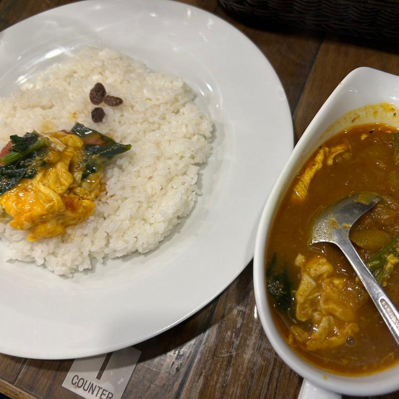 トマトほうれん草エッグカレー(コロンブス )
