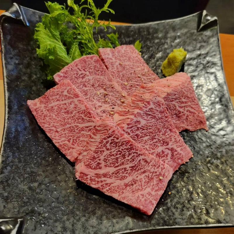 飛騨牛極上カルビ(備長炭 炭火焼肉 じもんじゅ)