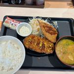 ロースカツ&アジフライ定食(松のや 小阪店)