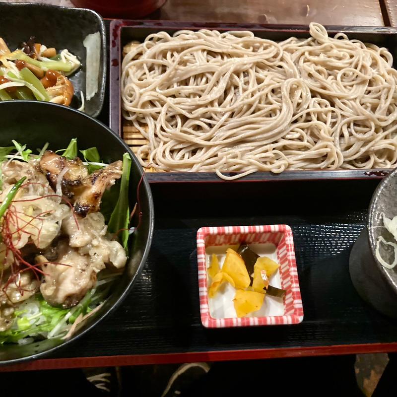 石臼挽き蕎麦と炭焼き塩鶏丼セット(志楽亭)