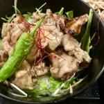 石臼挽き蕎麦と炭焼き塩鶏丼セット(志楽亭)