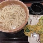 釜揚げうどん　大　なばな天ぷら(丸亀製麺 新潟新津店 )