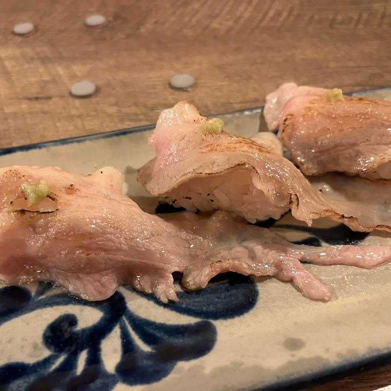 アグーの大トロ炙り寿司(沖縄とんかつ食堂 しまぶた屋 久茂地店)