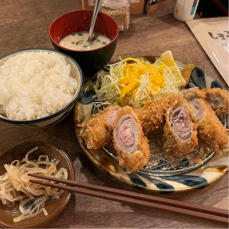 (沖縄とんかつ食堂 しまぶた屋 久茂地店)