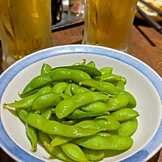 枝豆(格安ビールと鉄鍋餃子 3・6・5酒場関内店)