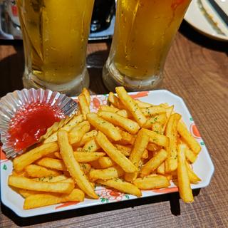 ポテトフライ(格安ビールと鉄鍋餃子 3・6・5酒場関内店)