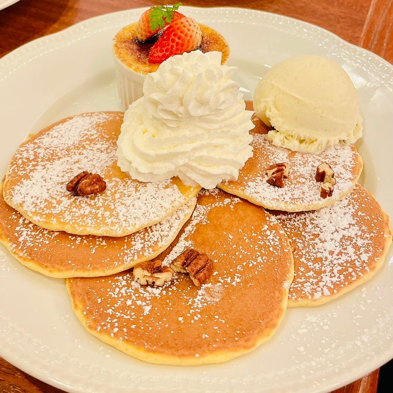 パンケーキ＆いちごのプチブリュレ(ロイヤルホスト和光駅前店)