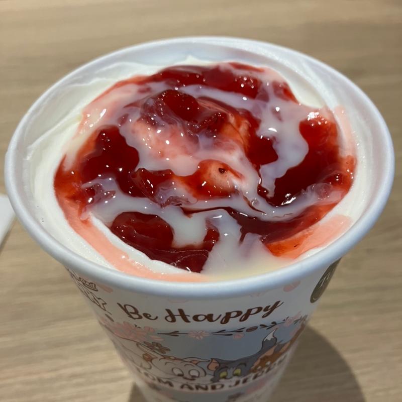 苺ロイヤルミルクティー(タリーズコーヒー ＆TEA さっぽろ地下街オーロラタウン店)