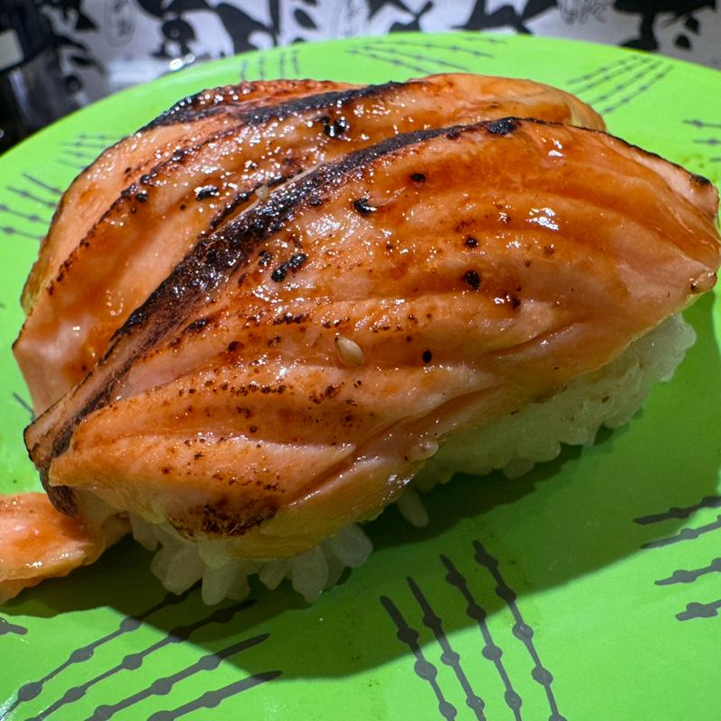 炙りトロサーモン(回転寿司 根室花まる 南25条店)