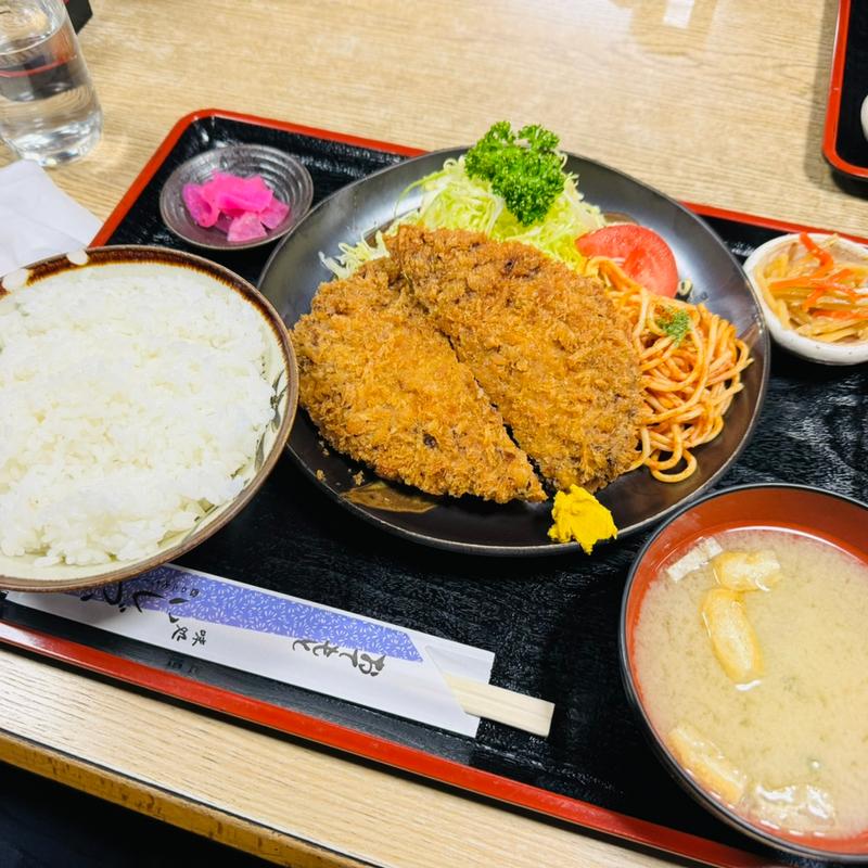 ジャンボメンチカツ定食(味処いしづか )