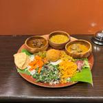 3種カレーおもてなしプレート(シナモンガーデン 関内店)