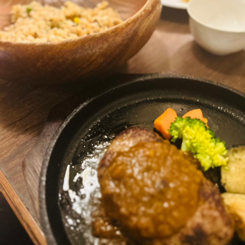 ハンバーグピラフ(やなぎ亭)