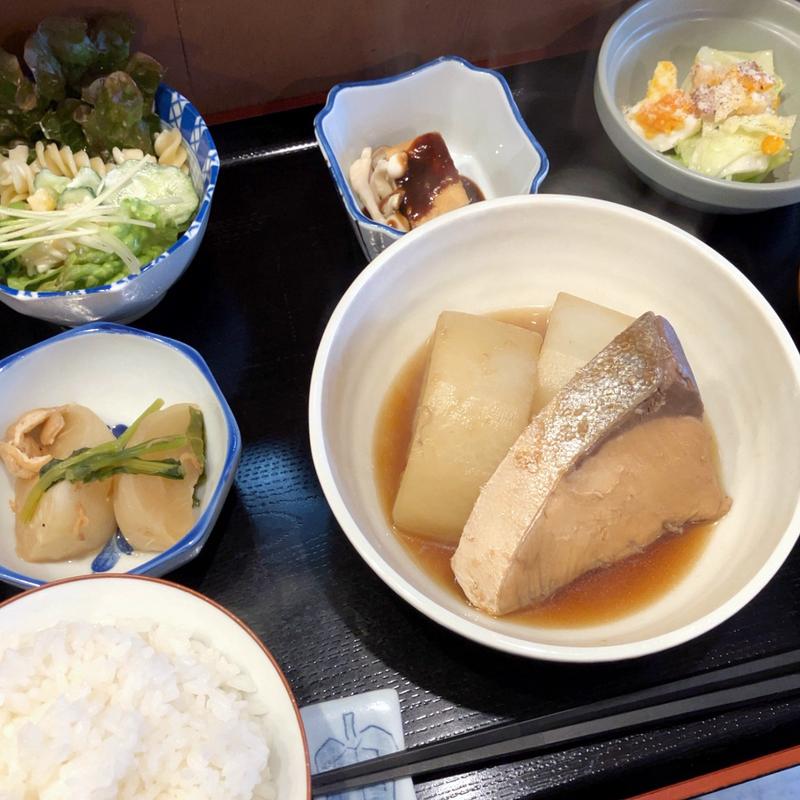 日替り定食(ぶり大根)(三河名物八丁味噌 どてっこ)