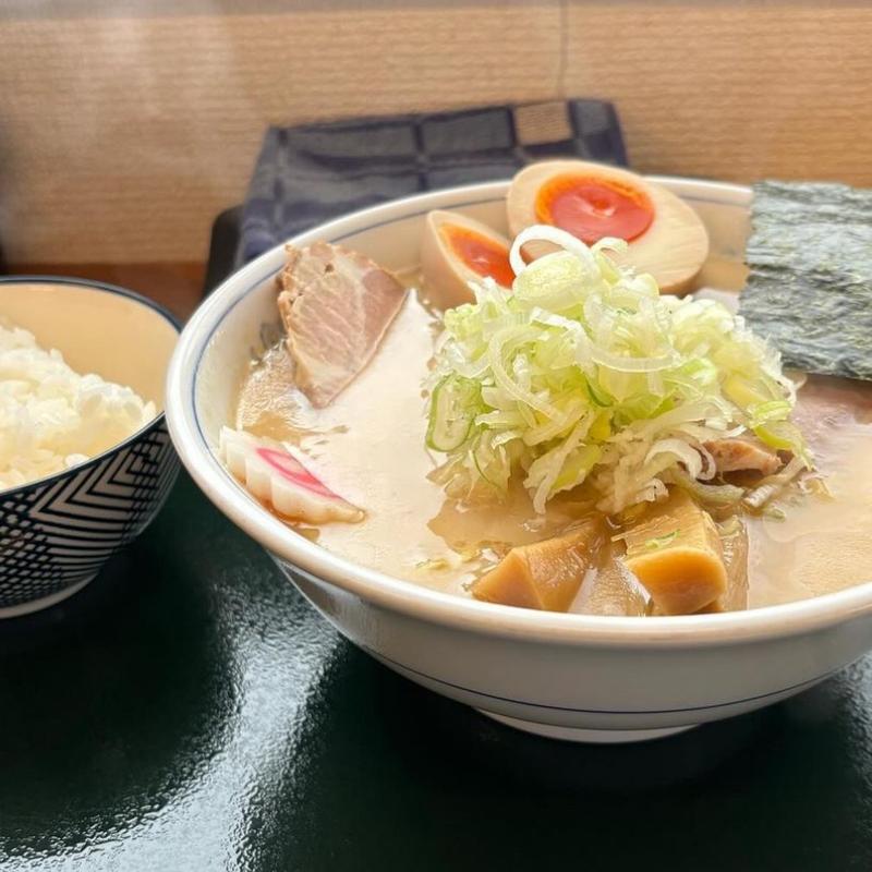 特製中華そば(中太麺)(中華そば つしま)