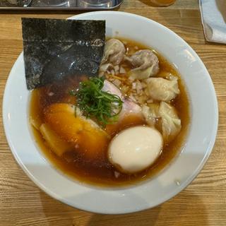 ワンタン醤油ラーメン(RAMEN TOMO)