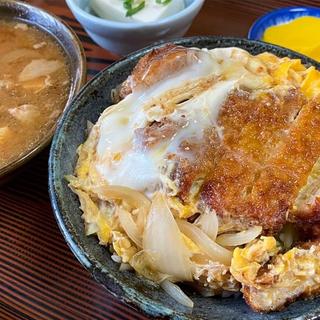 カツ丼 豚汁(アサヒ食堂)