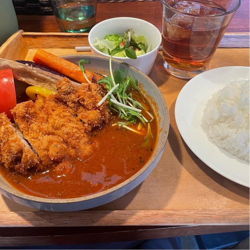 今月のおすすめスープカリーチキンカツと野菜のスープカリー(スープカリー　OASIS)