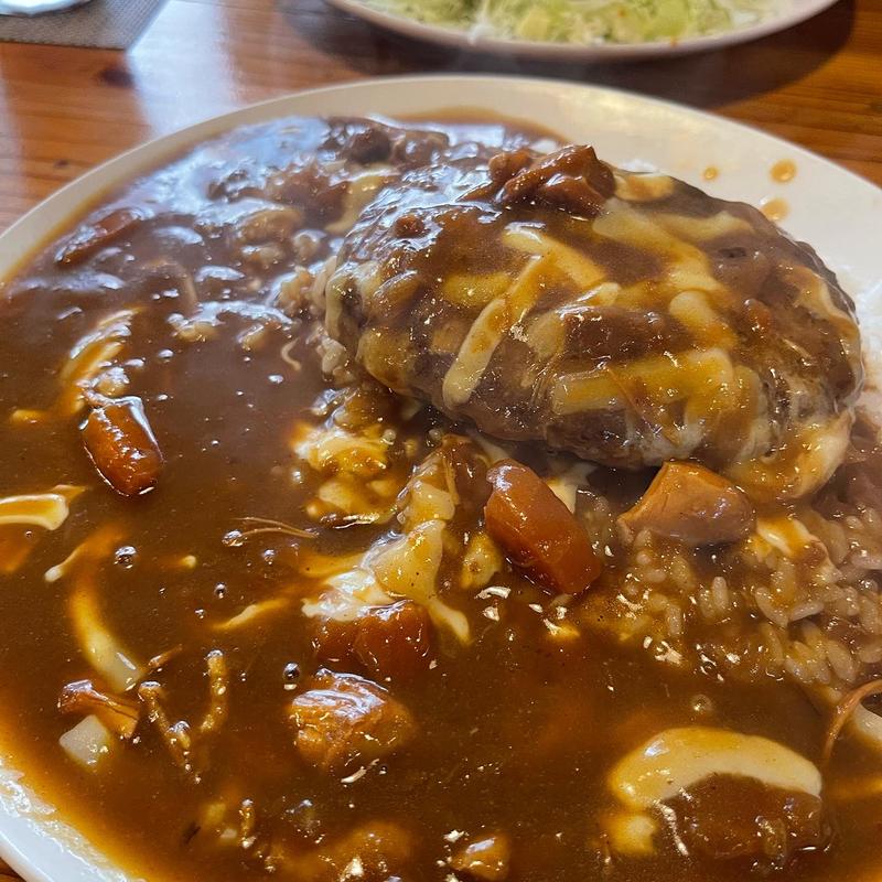 ハンバーグチーズカレー(くりすたる （栗巣多留）)