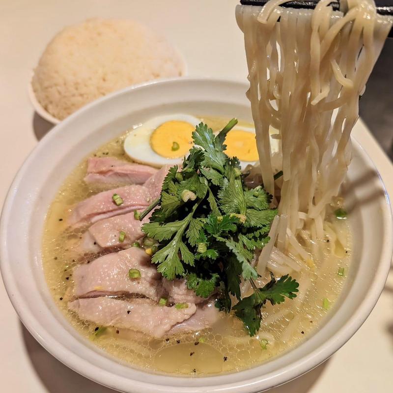 鶏白湯塩ラーメン(天鶏 （テンチィ）)