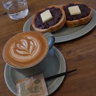 カフェラテ+あんバタートースト(PEI COFFEE)