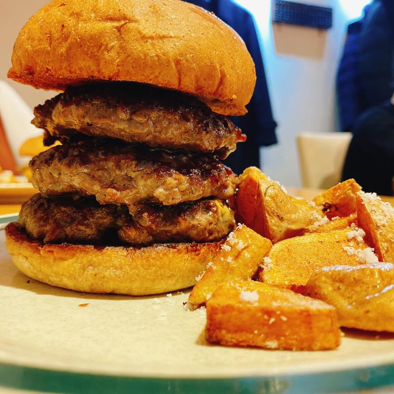 パンと肉 トリプルパティ(BRISKSTAND ASAKUSA（ブリスクスタンドアサクサ）)