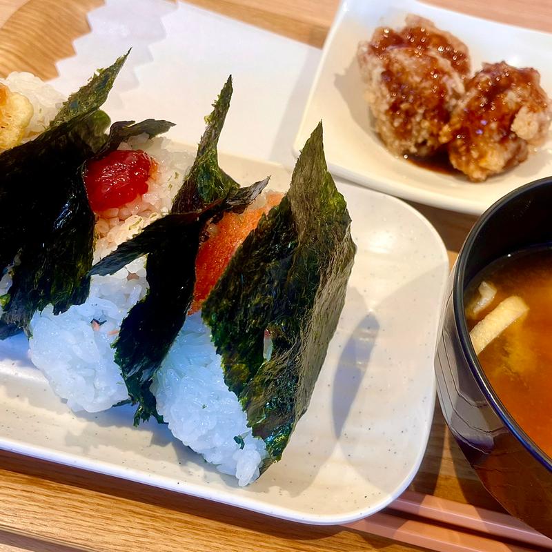 おむすびセット3個 たつた揚、味噌汁(かかしや OSC湘南シティ店)