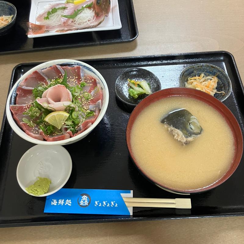 ぶりたっぷり丼(海鮮処 鱻〜ぎょぎょぎょ〜)