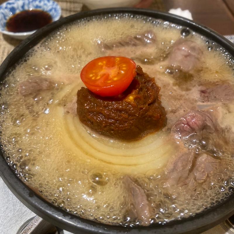 トマト味噌の牛なべ(目黒の和食さとう)