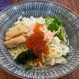 サーモンとイクラと生のりと山葵の和えそば(拉麺イチバノナカ)