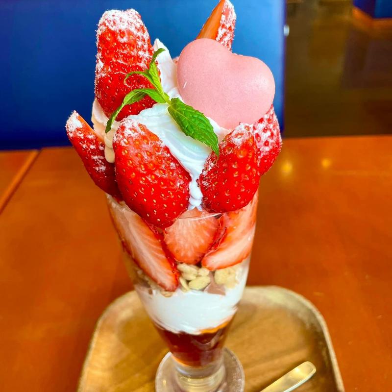 苺パフェ(ブリオカフェ 津垂水店)
