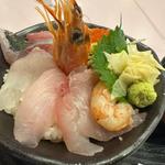 仲買の海鮮丼(上)