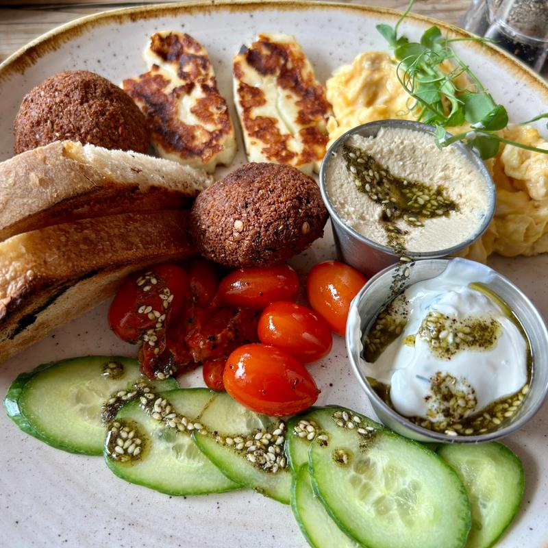 レバノン風朝ごはん(Cafe Fleur)