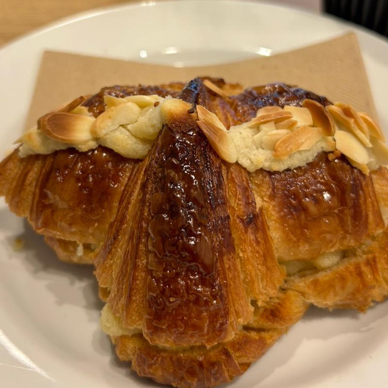 アーモンドクロワッサン(Bread Lab Artisan Bakery)