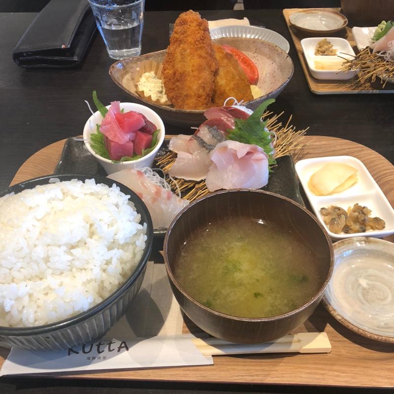 刺身5種盛り定食、鯵フライ(海鮮食堂 KUTTA (クッタ))