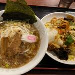 醤油ラーメン　中華丼セット