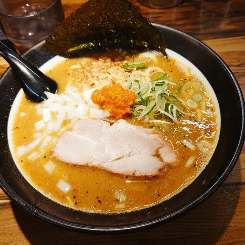 煮干とんこつ味噌ラーメン(誠屋 八幡山本店)