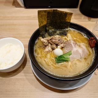 イエケイOSAKI(豚骨醤油)(千丸家)