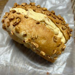 ピーナッツバター食パン(パン屋Dreamin’B Sumiyosi)