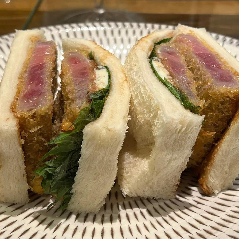 A5等級宮崎牛サーロインのカツサンド(イワナガ食堂)